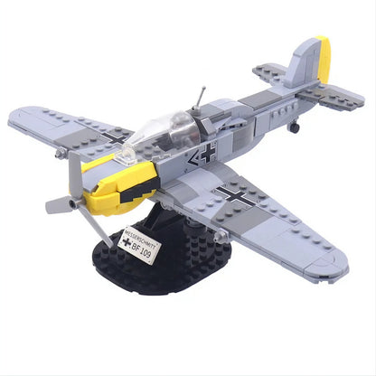 WW2 German BF-109 Fighter + Display Stand1