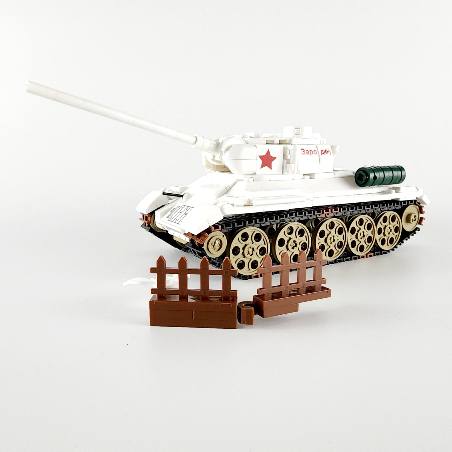 WW2 Soviet T-34-85 (Winter Camo)1