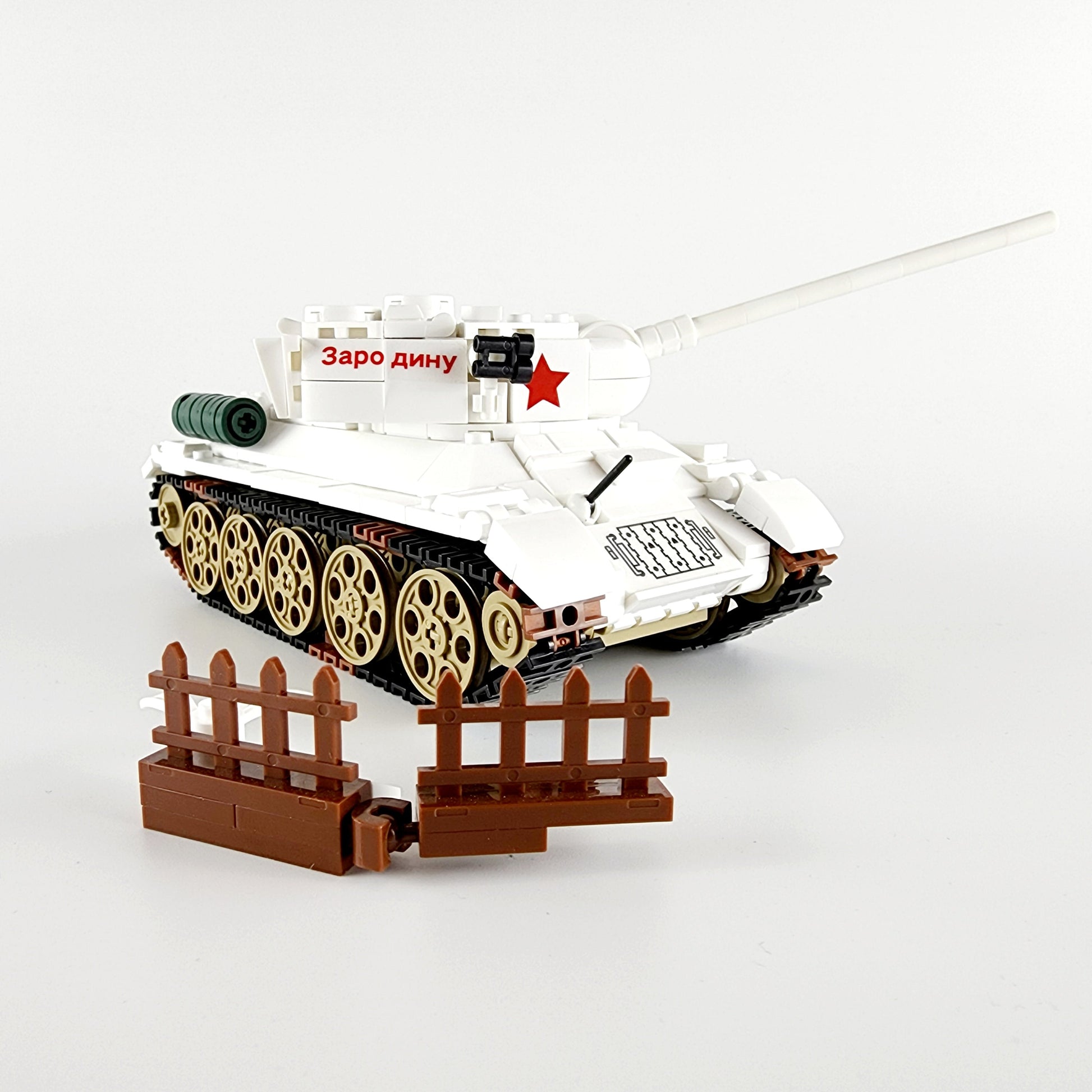 WW2 Soviet T-34-85 (Winter Camo)5
