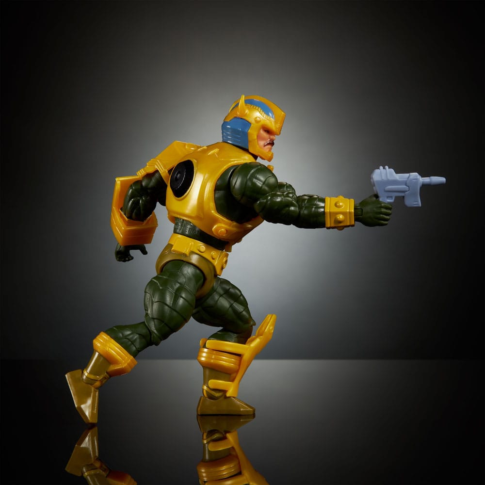 Masters of the Universe x Transformers Action Figure Bumblebee Armor Man-At-Arms heo European Exclusive 14cm6