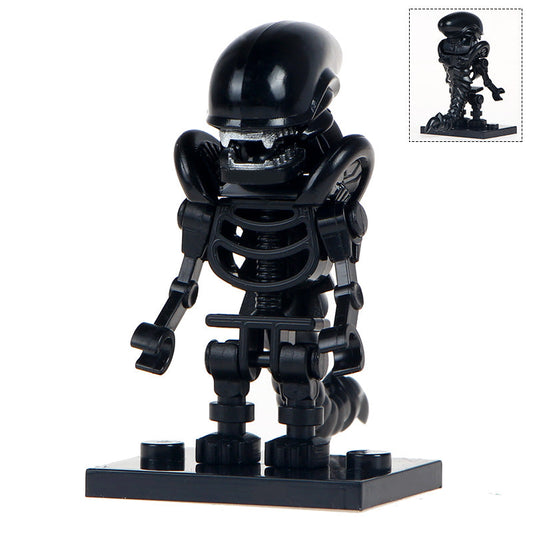 Alien Xenomorph Skeleton Body Custom Minifigure1