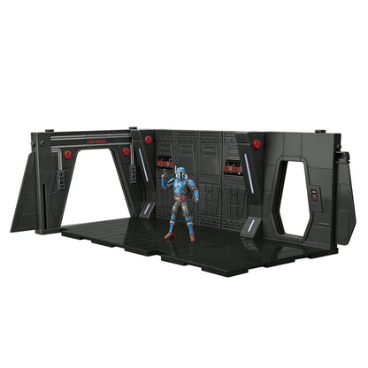 Star Wars: The Mandalorian Vintage Collection Tantive IV Hallway with Mandalorian Privateer Figure 10cm20