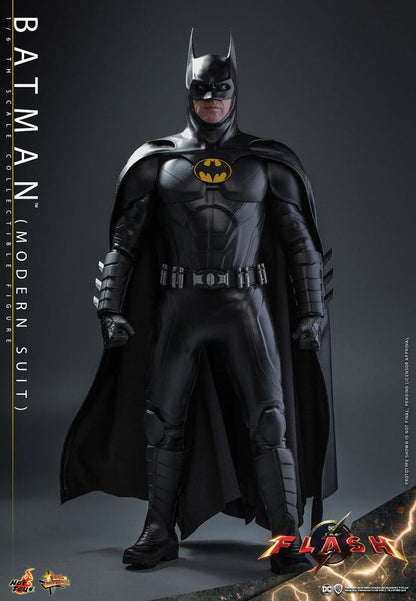 The Flash Movie Masterpiece Action Figure 1/6 Batman (Modern Suit) 30cm17