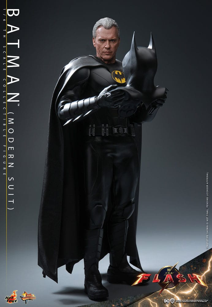 The Flash Movie Masterpiece Action Figure 1/6 Batman (Modern Suit) 30cm16