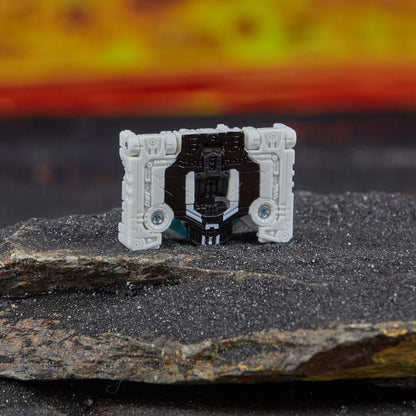 Transformers Generations Legacy United Leader Class Action Figure Star Raider Thundertron 18cm17